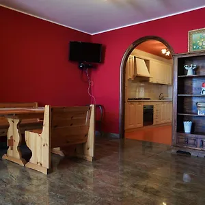 Nick & Santo's Holiday Homes Beach Front Lux Appartamento